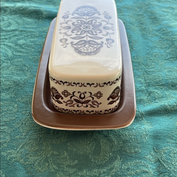 Wellesley Ceramic Butter Dish by Wood & Sons - Picture 8 of 8